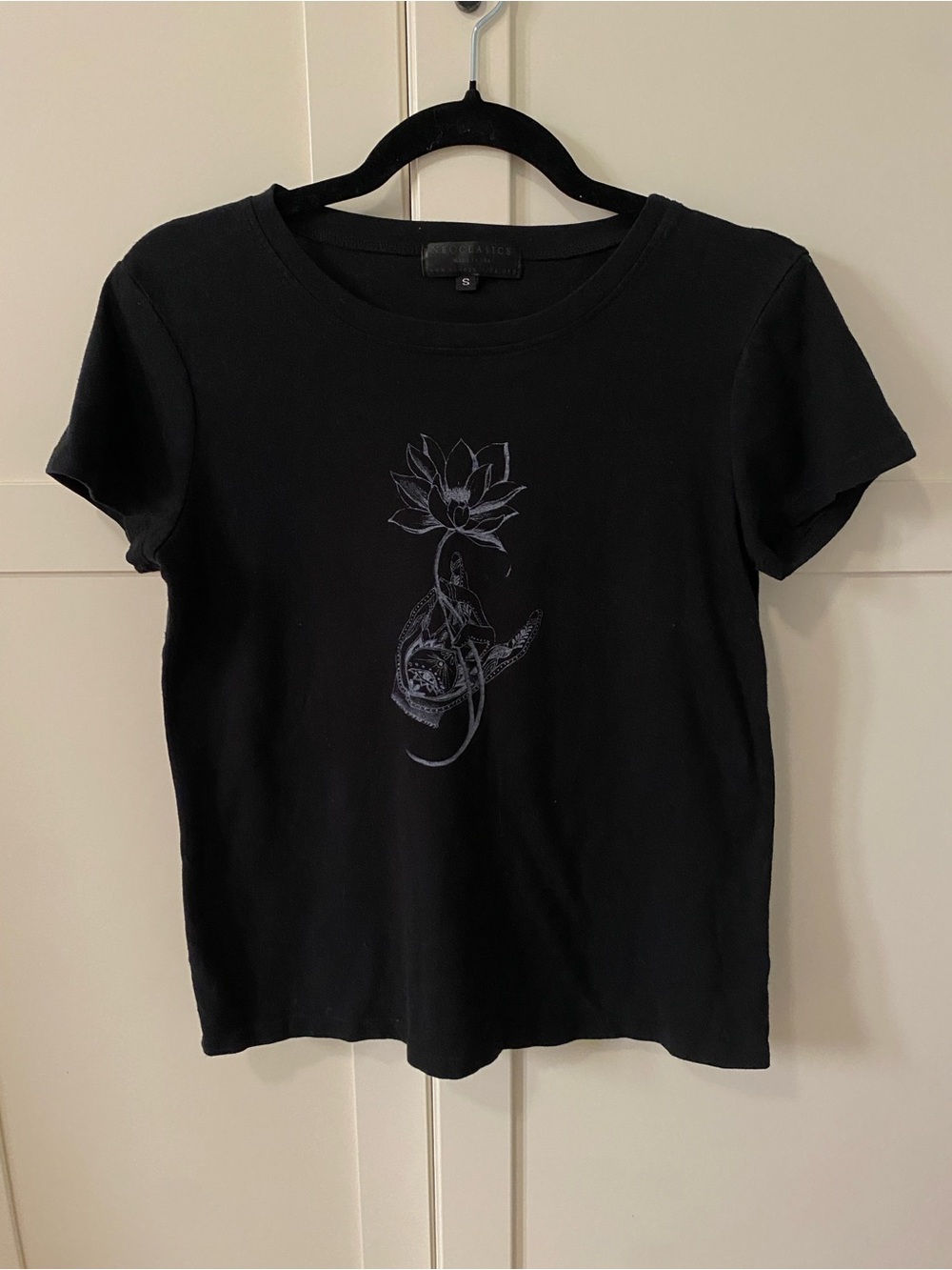 Neoclassics Black Lotus Flower Graphic Tee | Boho Chic Dark Aesthetic | Size S